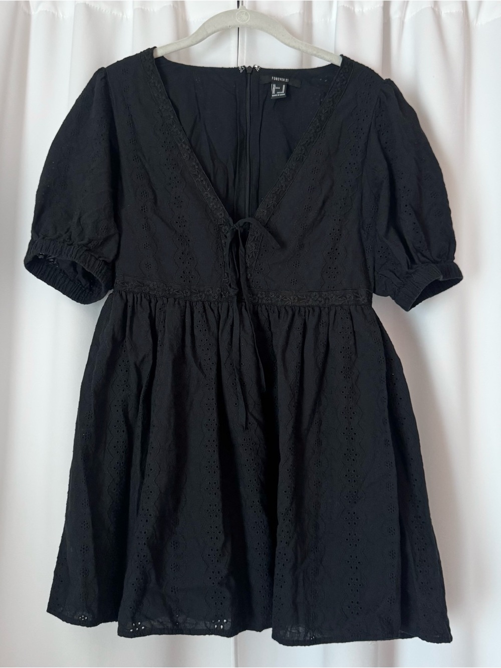 Forever 21 Black Babydoll Cotton Eyelet Tie-Front Mini Dress Size Medium